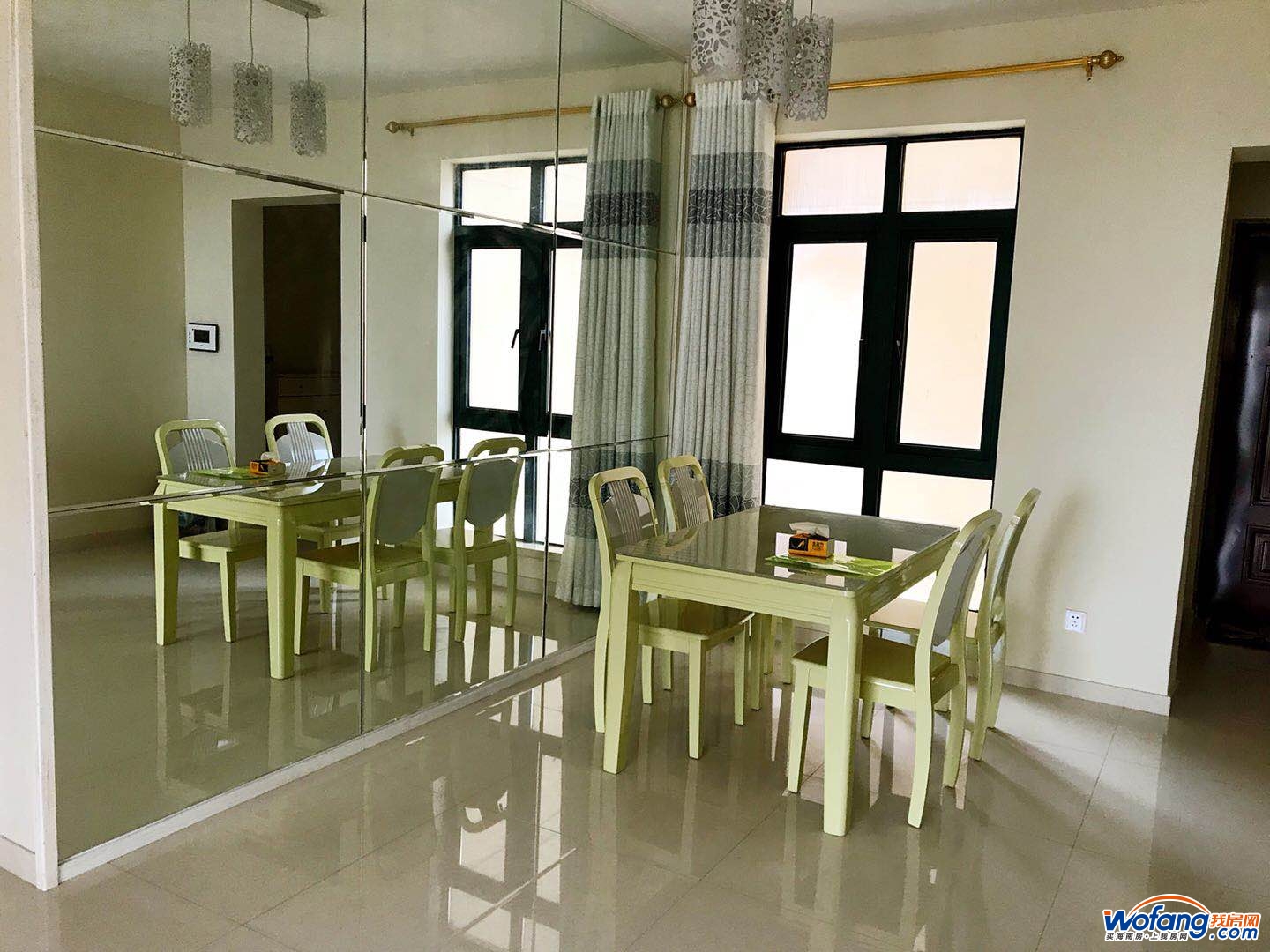 日月广场旁 国瑞城 2房2厅4300元一个月 拎包